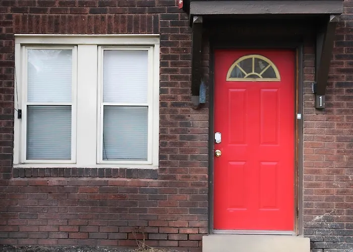 Comfy 3 Bedroom - Family Friendly Apt - City Access